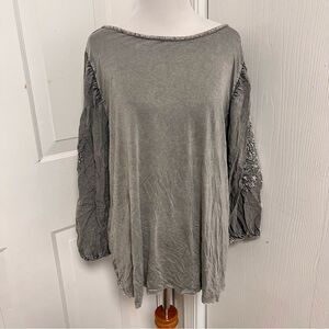 Solitaire Embroidered Sleeve Top A5